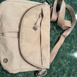 Lululemon up all night bag